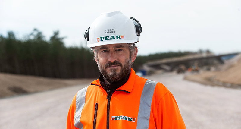 fredrik-larsson_full-control-of-the-surveying-800x428