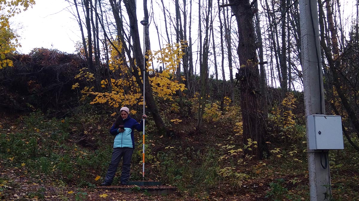 Alexey Petrin’s wife Tatyana, also a surveyor from Russia