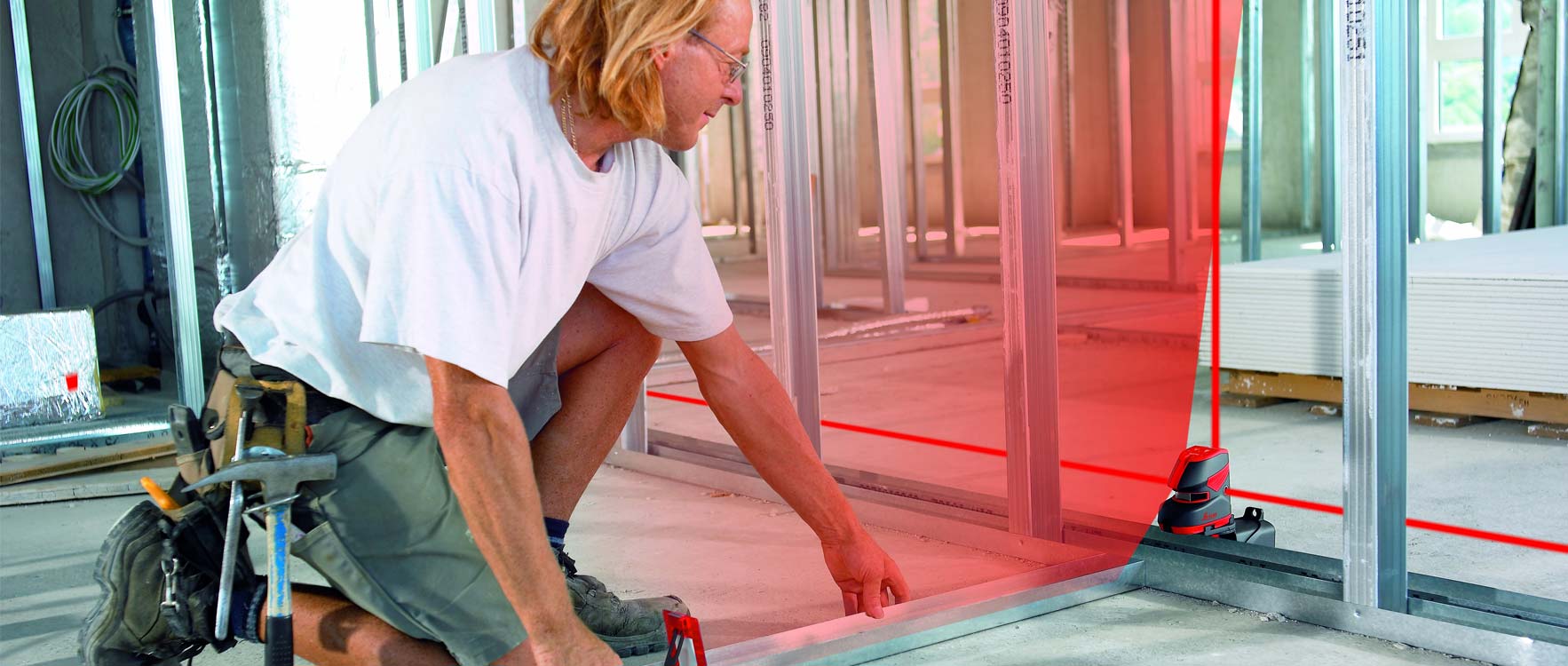 Partition wall and ceiling