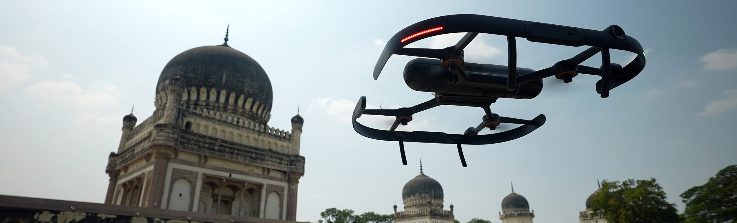 Ein fliegender Laserscanner erfasst die Qutub Shahi-Gräber in Indien für den Denkmalschutz