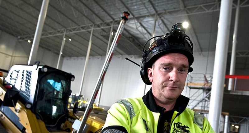 Dennis Larsson working with dual TPS and skid steer in Bålsta