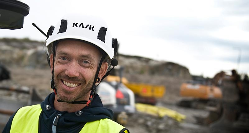 Surveying manager Jerker Wretman