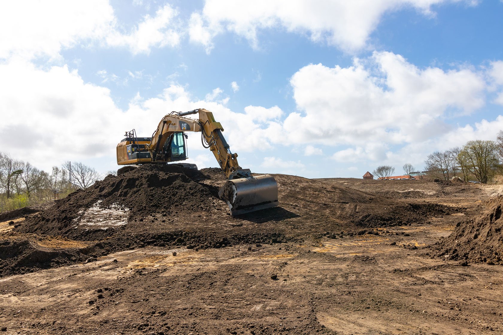 Fine grading with 3D machine control from Leica Geosystems