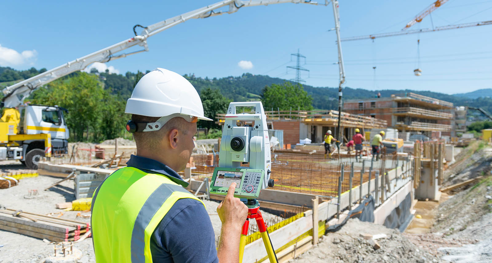 Leica TS16 robot-totalstation i brug på en byggeplads