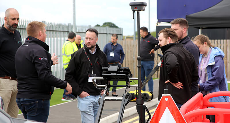 Contact the Leica Training School